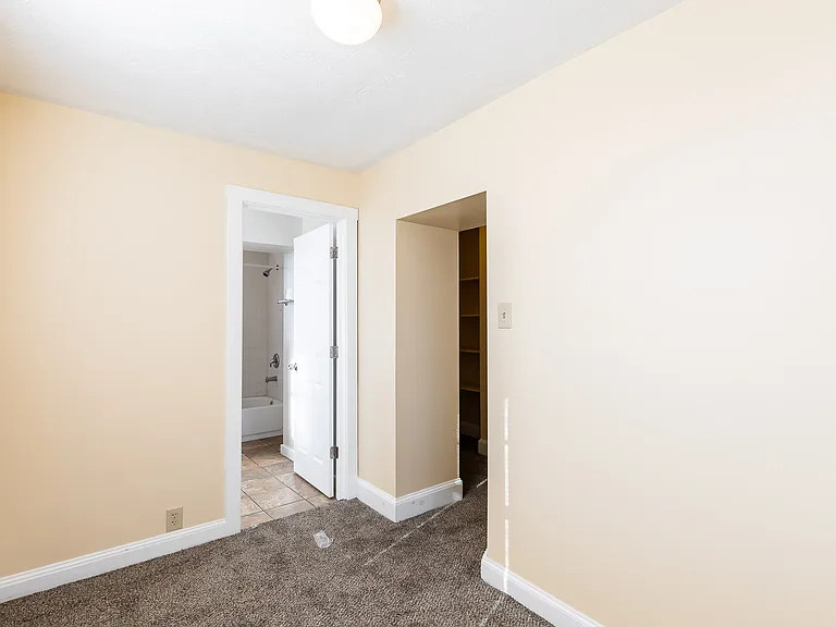 811 Lexington Ave #1 — Photo 11
