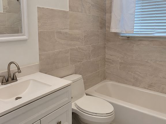 4th image of 2310 Marion St