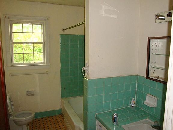 2 Full Baths