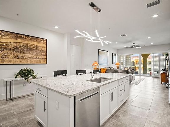 4th image of 21490 Strada Nuova CIR #402