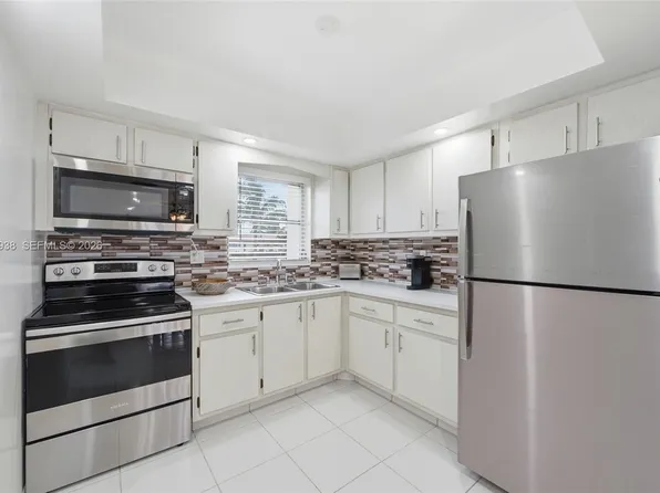 2894 Crosley Dr E APT D, West Palm Beach, FL 33415