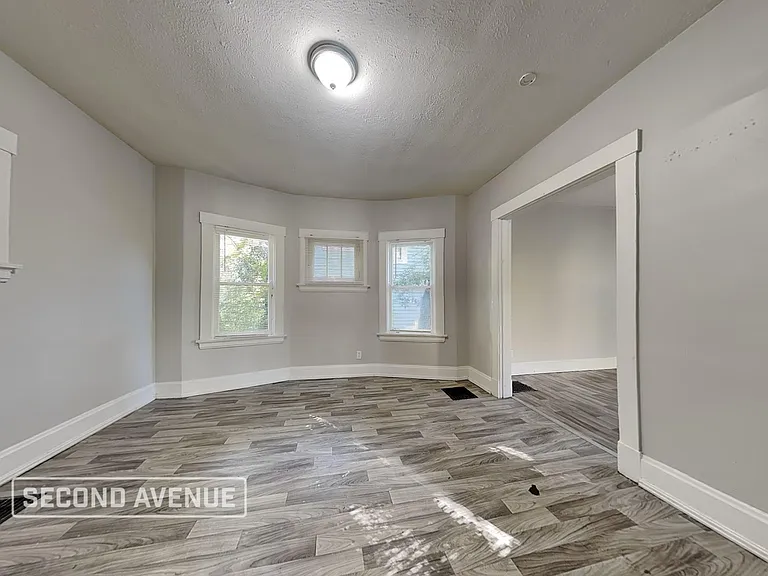 4692 Winton Rd — Photo 6