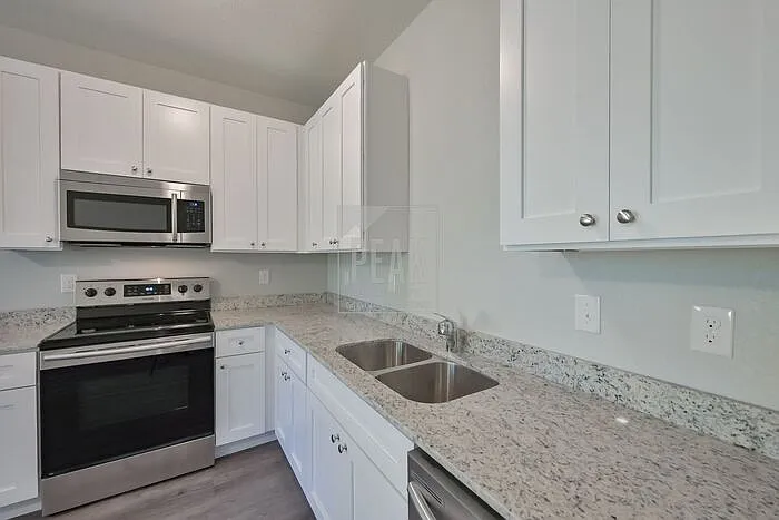 1616 Ash Crescent St — Photo 19