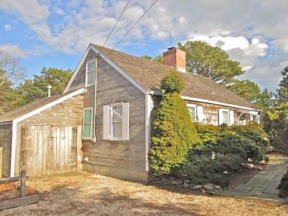 1st image of 11 Hampton Ln