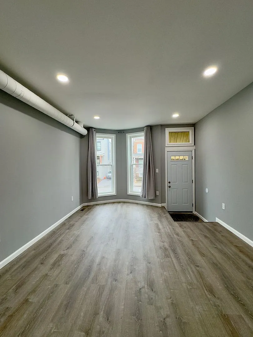 4-Bedroom Townhome W/Modern Amenities - JHU — Photo 4