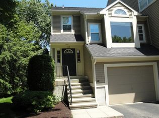 112 Paugusett Cir, Trumbull, CT 06611