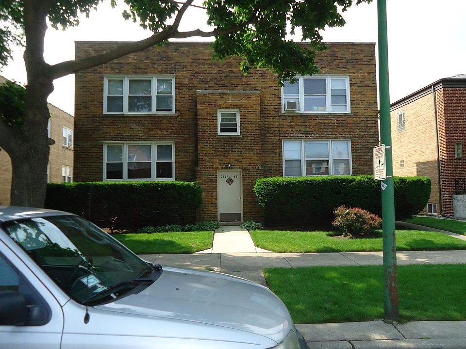 1st image of 2641 W Balmoral Ave #1