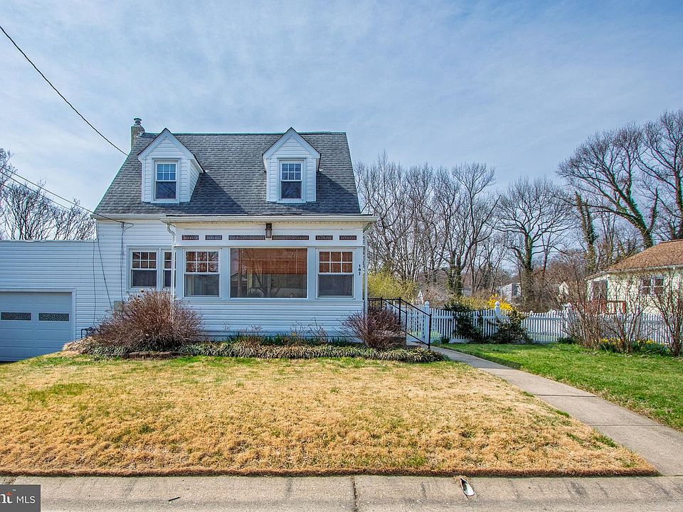 1st image of 102 Laurel Ave
