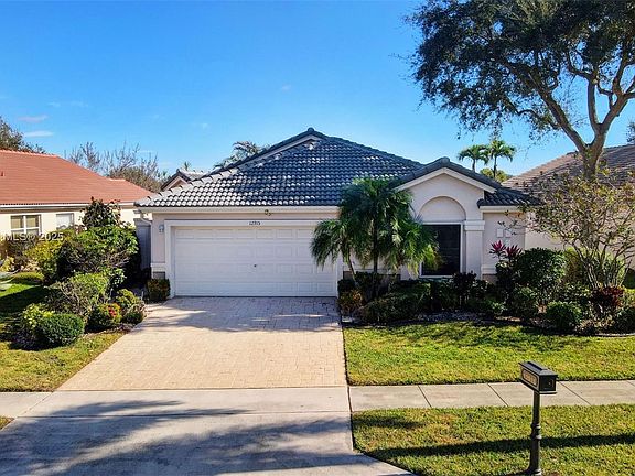 2nd image of 12915 Coral Lakes Dr