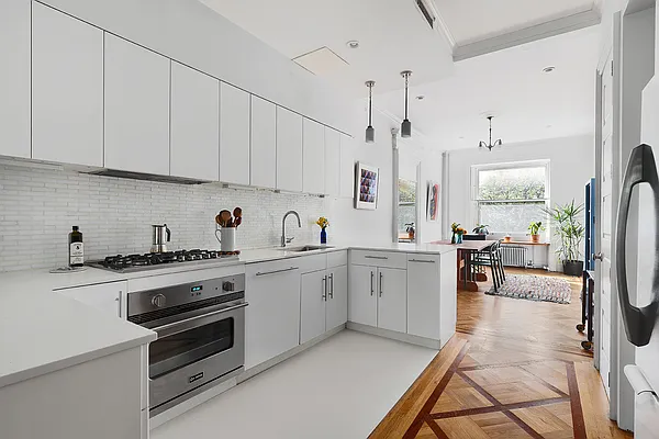 Sold by Compass | media 3