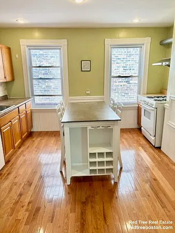 3 bed, 1200 sqft, $4,000 — Photo 3