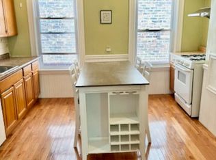 46 Aspinwall Ave APT 2F, Brookline, MA 02446