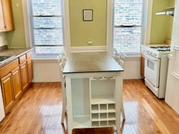 46 Aspinwall Ave APT 2F, Brookline, MA 02446