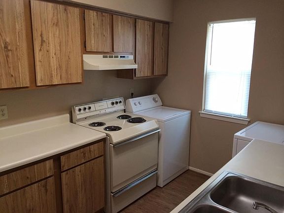5th image of 1104 Welsh Ave #D