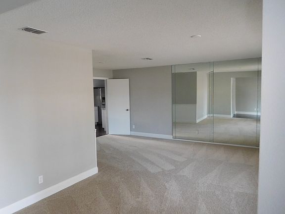 4th image of 4650 E Oakwood Dr
