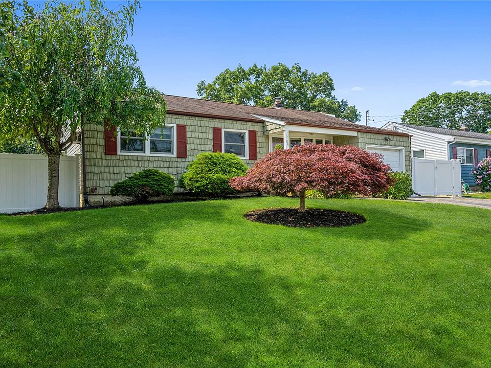 54 Dollard Drive, North Babylon, NY 11703 Zillow