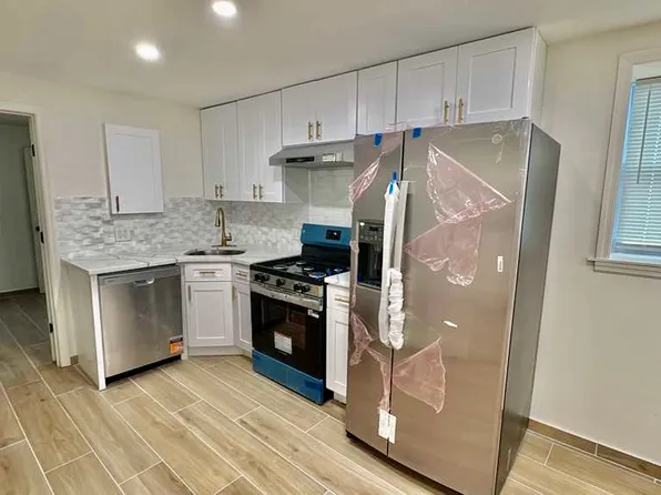 74 Pemberwick Rd #2, Greenwich, CT 06831