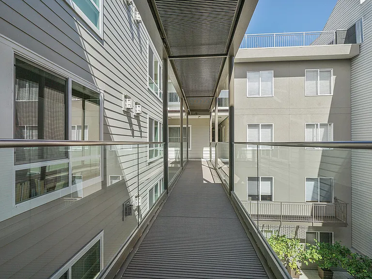 566 S Van Ness Ave #21 — Photo 23