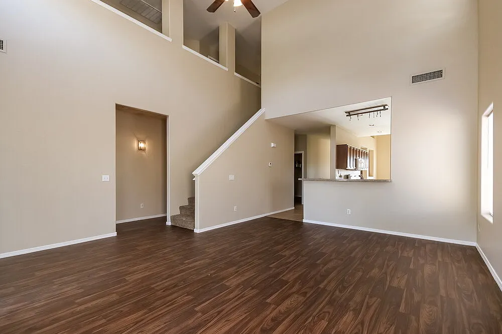 4 bed, 2.5 bath, 2887 sqft, $2,605 — Photo 2