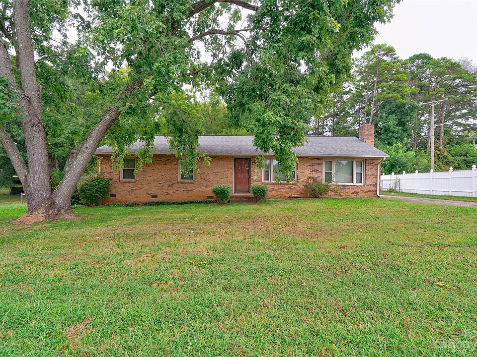 1st image of 104 Castlewood Dr