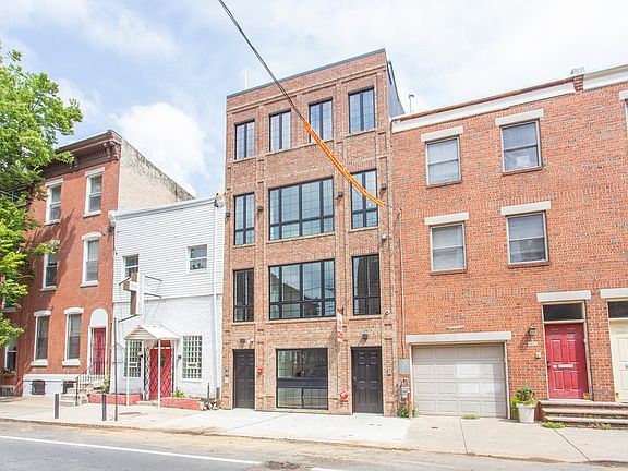 3rd image of 1619 Bainbridge St #1