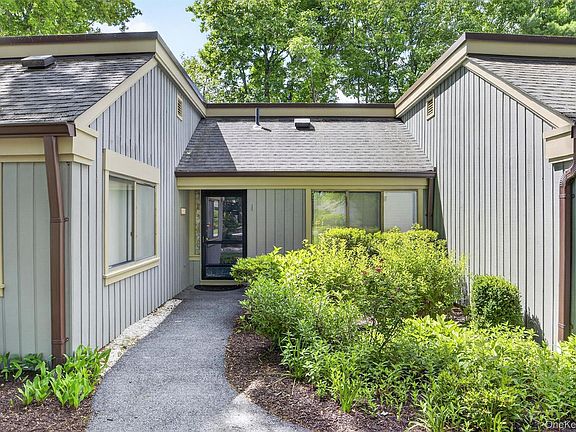 5th image of 300 Heritage Hills #B