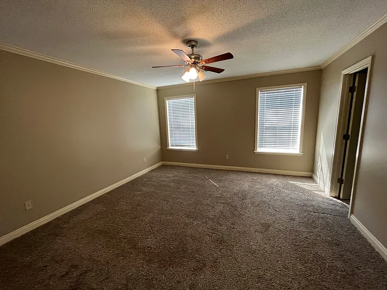 211 Rodney Guthrie Dr — Photo 5