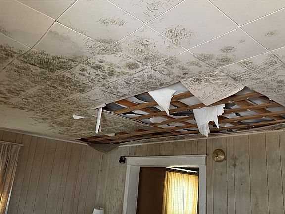 4th image of 40 Andrews Ave