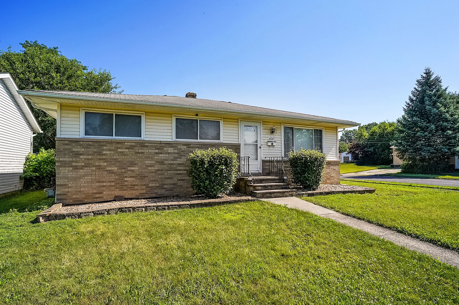 14587 Lisa Dr photo 1