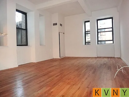 Rented by KVNY Soho | media 13