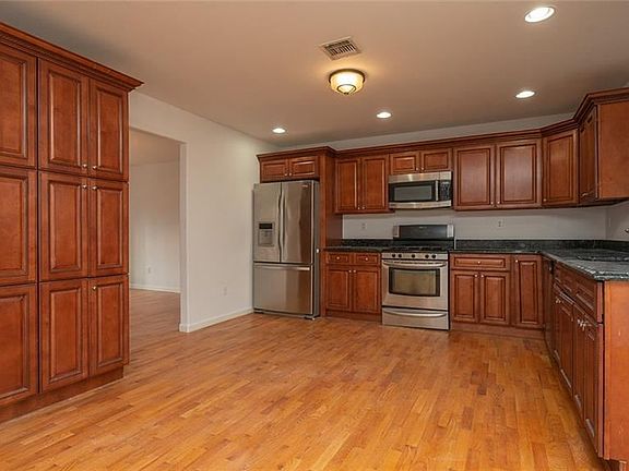 4th image of 7 Toll House Ct