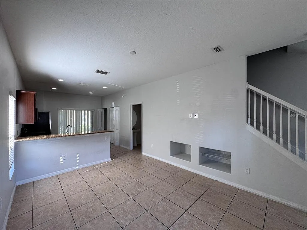 2 bed, 2.5 bath, 1192 sqft, $1,650 — Photo 3