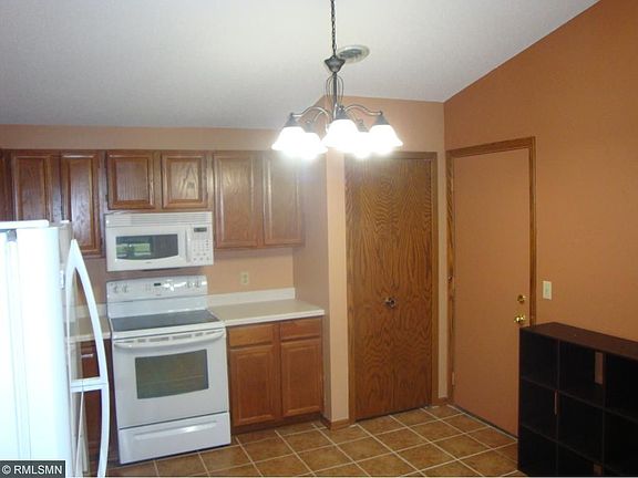 3rd image of 3620 Gershwin Ln N
