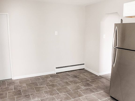 3rd image of 26096 Delton St