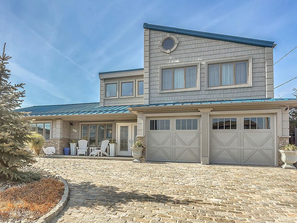 126 Midway St, Babylon, NY 11702 Zillow