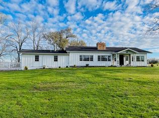 19517 Evans Rd, Yukon, MO 65589