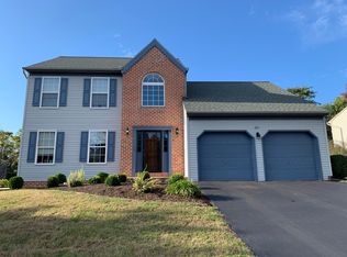 321 N Farm Dr, Lititz, PA 17543