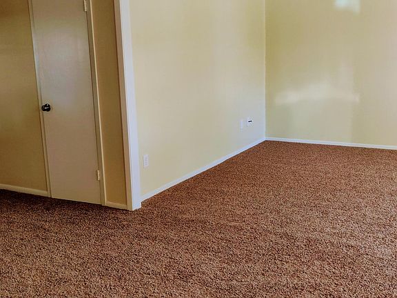 5th image of 913 Luella Ave