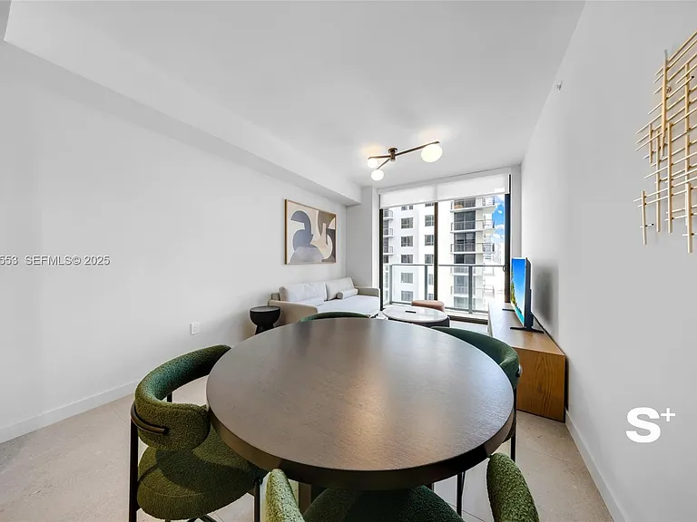 11 NE 6th St #1910 — Photo 8