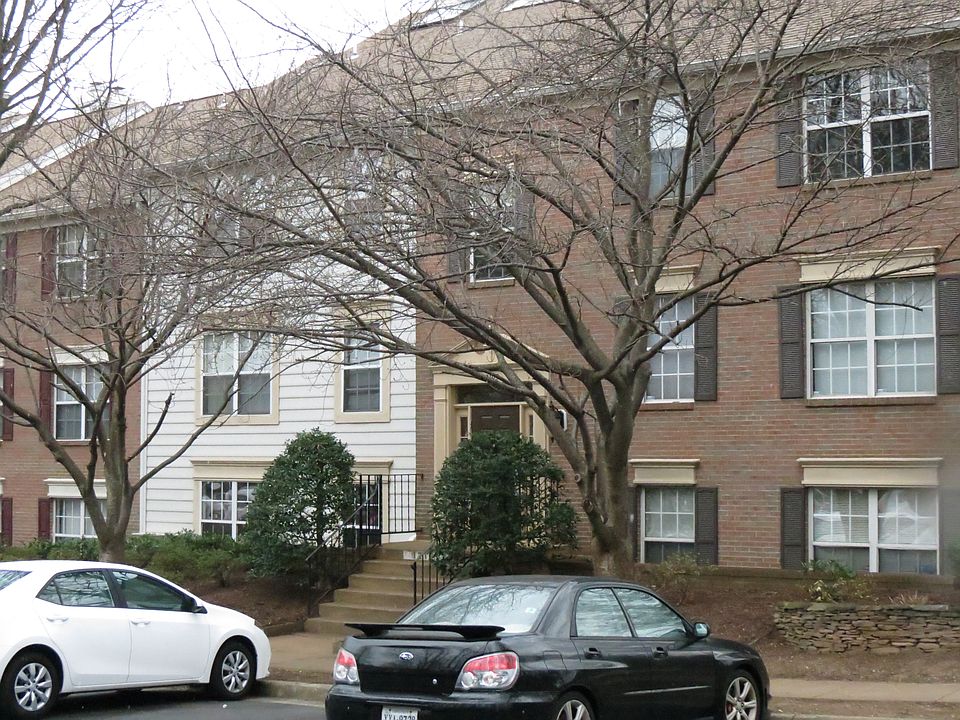 1st image of 12105 Green Leaf Ct APT 101