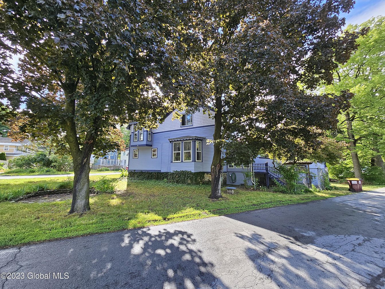 2nd image of 22 Lake Ave Avenue