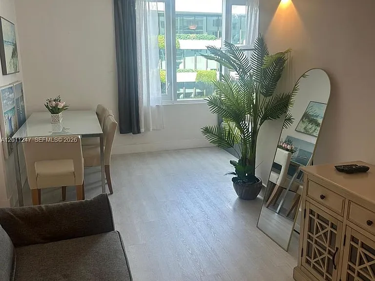 2301 Collins Ave #632 — Photo 7