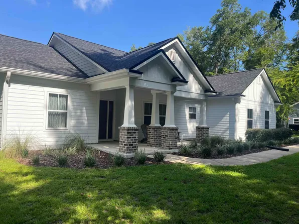 10 Apalachee Way, Crawfordville, FL 32327
