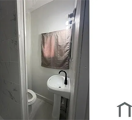 2921 W 9th St — Photo 14