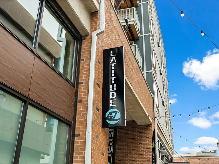 Latitude 47 — Photo 1