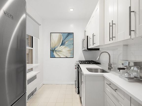 5th image of 159 E 91st St #2G