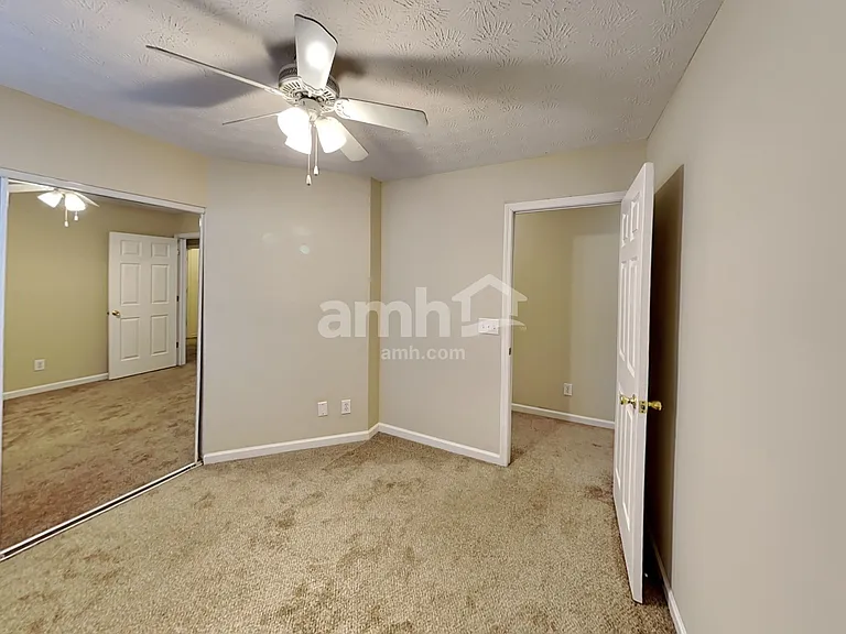 930 W Oaks Dr — Photo 18