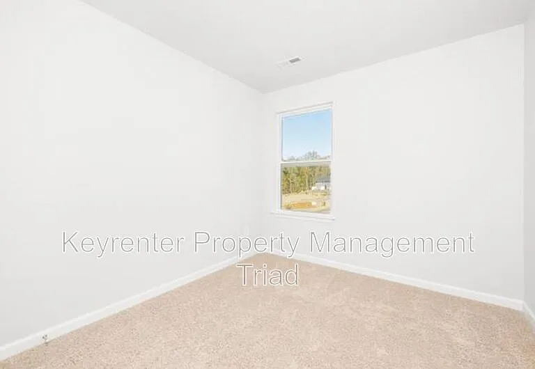 1122 Banworth Ct — Photo 8