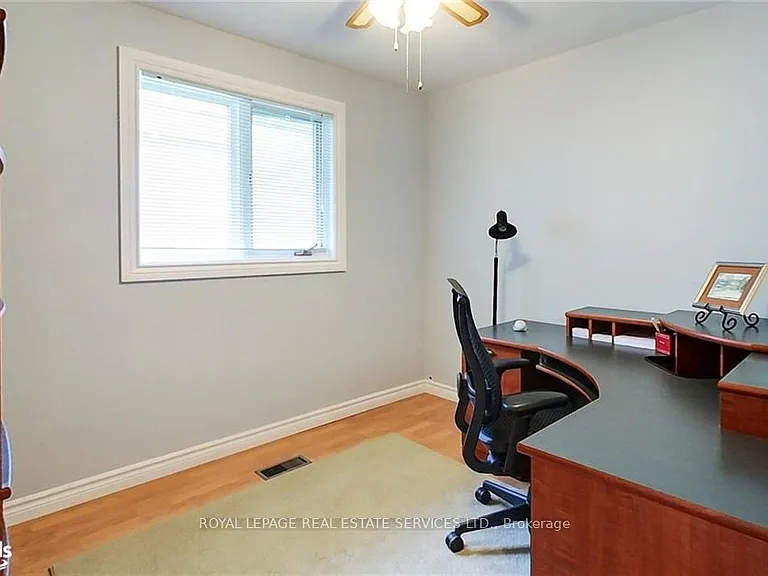 112 Bruce St S — Photo 19