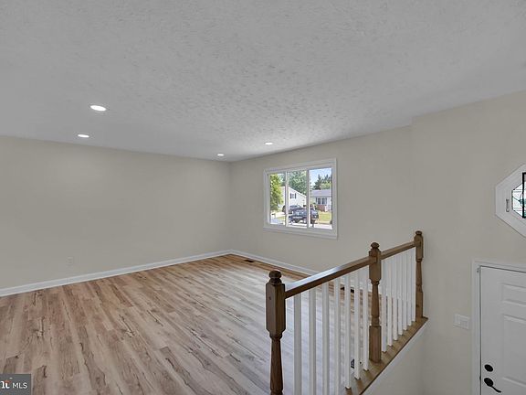 3rd image of 8613 Weems Rd